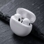 Earbuds_in_charging_case_20261017191402
