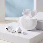 Wireless_earbuds_on_platform_20261017191604