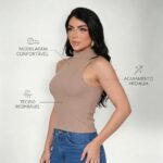 E-commerce_blouse_photography_wi…_20261022211038