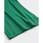 Green_dress_hemline_close-up_20261021221916