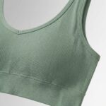Macro_close-up_green_sports_bra_4b9ac1d5