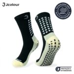 Socks_with_traction_studs_photog…_20261025135918
